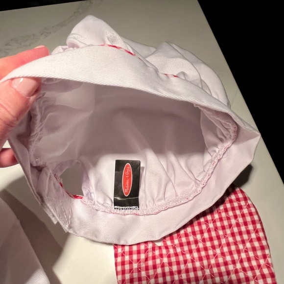 Really fun set of Melissa & Doug kids chefs outfit, wood & plastic pretend food - Picture 10 of 13